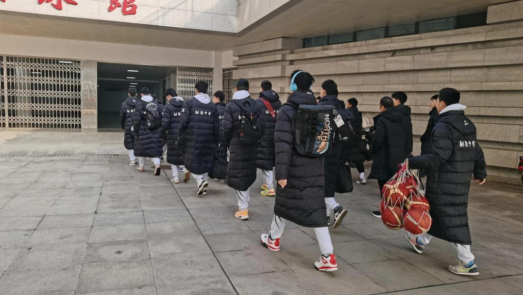 借助线上篮球训练平台在家也能追逐梦想_2